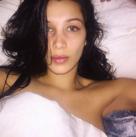 Bella shared this flawless #IWentToBedLikeThis makeup-free selfie on Insta|| Instagram / @bellahadid 