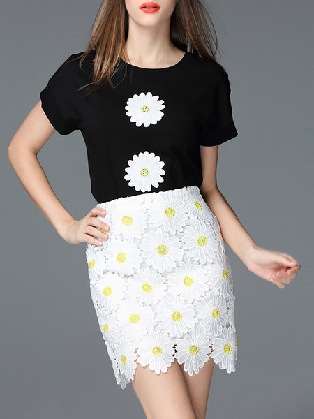 White Casual Floral-embroidered Mini Skirt