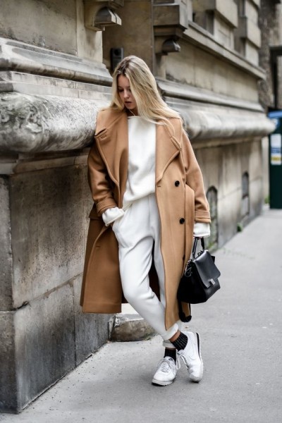 camel coat and white total look