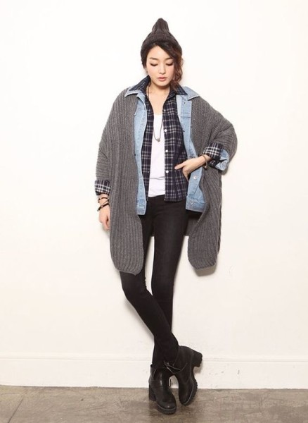 multiple layered outfit gray sweater, flannel, white shirt, black skinny jeans, denim jacket shirt