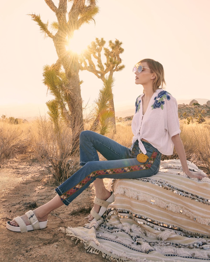 Rails ‘Thea’ Embroidered Tie-Hem Top and Veronica Beard ‘Carolyn’ Baby Boot Cropped Jeans with Tapestry Side