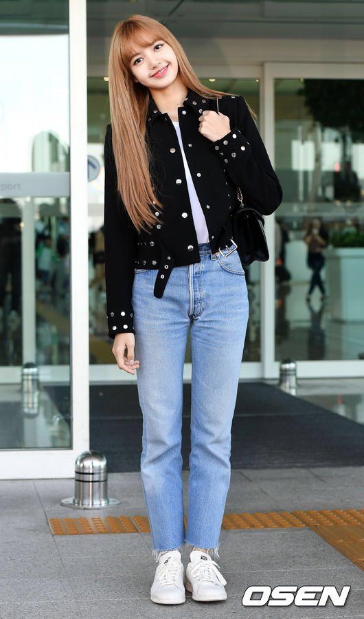 BLACKPINK Lisa Airport Photos at Incheon Off To New York September 8