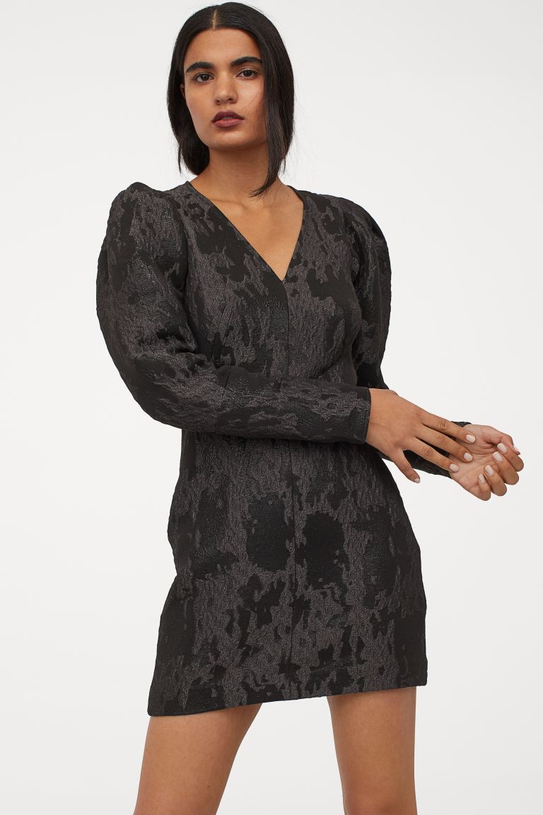 Best Dresses To Shop For Holiday By H&M