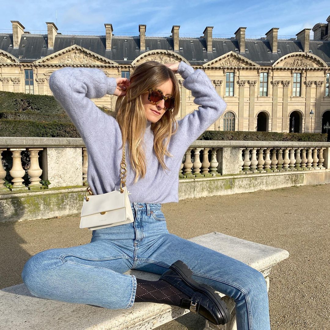 Basic High-waisted Jeans Outfit Ideas For Spring 2021