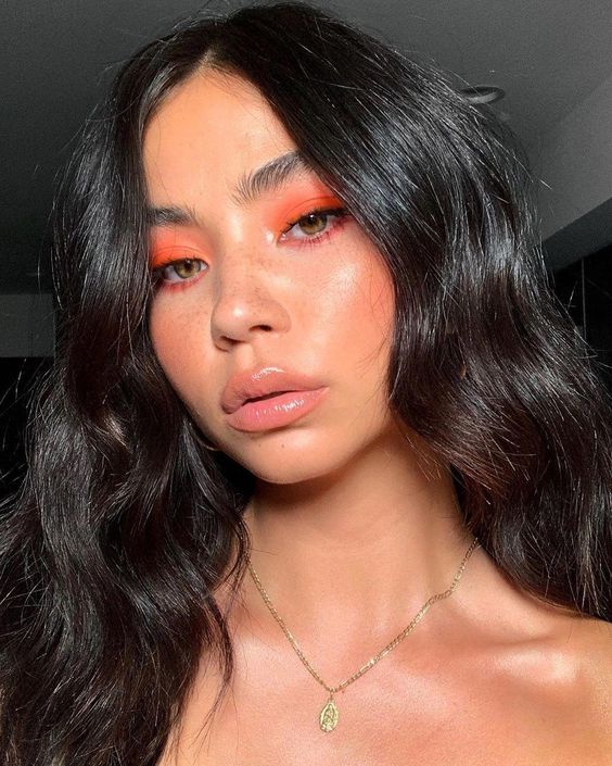 Summer Makeup Trend: The Shiny Orange Looks