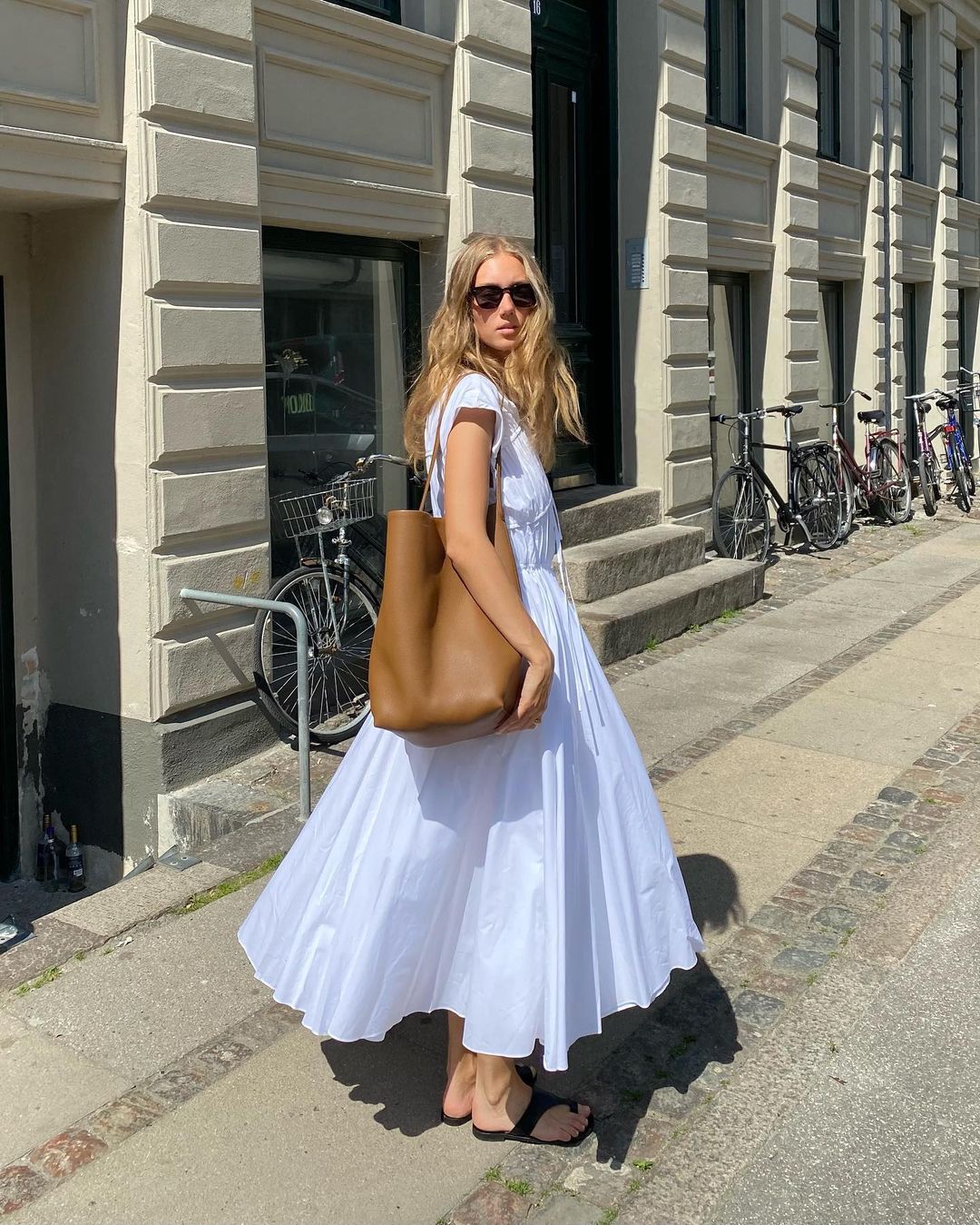Chic Outfit Ideas With The Coolest Summer Handbags